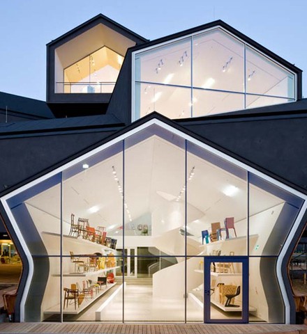 Фірмовий магазин Вітра, Німеччина