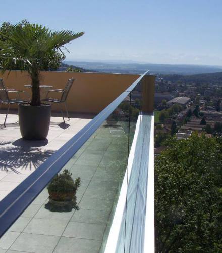 Прозорі перила SWISS RAILING Glas Trösch