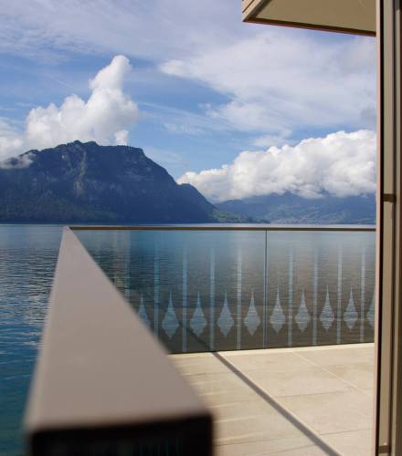 Прозорі перила SWISS RAILING Glas Trösch